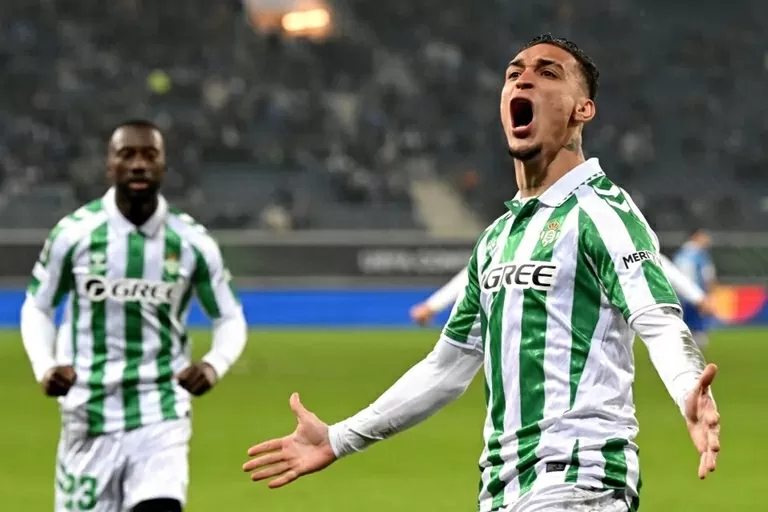 Antony lại tỏa sáng, Betis đặt một chân vào vòng 1/8 cup châu Âu Antony lại tỏa sáng, Betis đặt một chân vào vòng 1/8 cup châu Âu