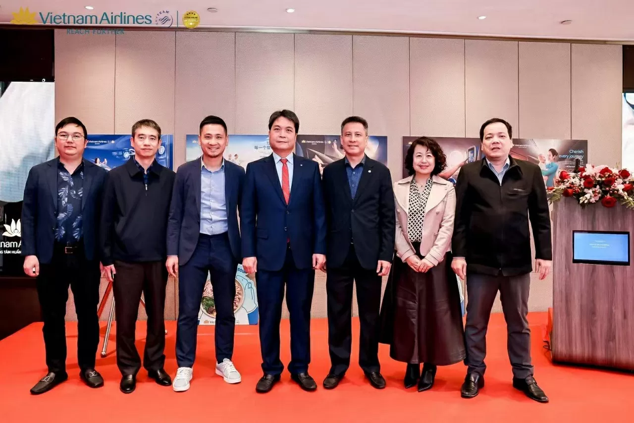 Tổng Lãnh sự quán Việt Nam tại Quảng Châu đồng hành cùng Vietnam Airlines gia tăng thị phần tại thị trường Trung Quốc Tổng Lãnh sự quán Việt Nam tại Quảng Châu đồng hành cùng Vietnam Airlines gia tăng thị phần tại thị trường Trung Quốc