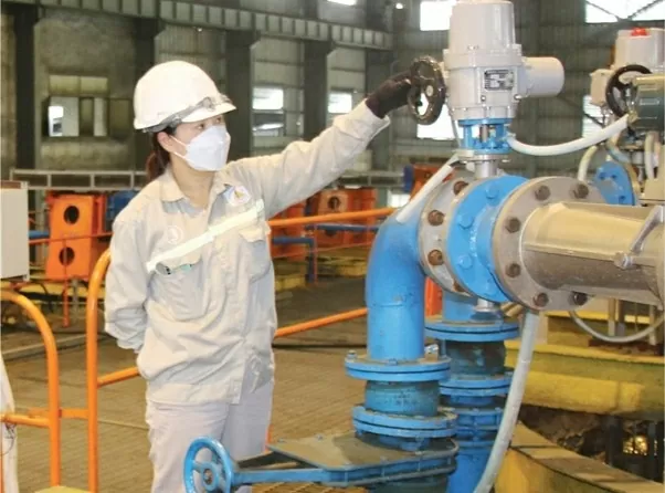 Công tác chăm lo tốt đời sống cả về vật chất lẫn tinh thần cho người lao động luôn được Chi nhánh Mỏ tuyển đồng Sin Quyền đặc biệt quan tâm. (Nguồn: Báo Pháp luật) Công tác chăm lo tốt đời sống cả về vật chất lẫn tinh thần cho người lao động luôn được Chi nhánh Mỏ tuyển đồng Sin Quyền đặc biệt quan tâm. (Nguồn: Báo Pháp luật)
