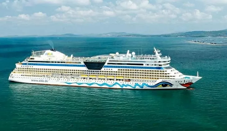 Luxury cruise arrives in Phu Quoc island on Valentine's Day
