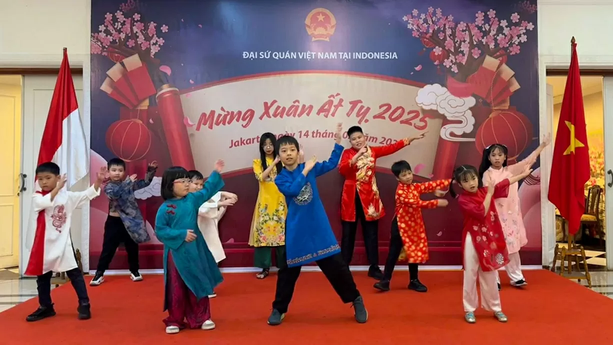 Vietnamese community in Indonesia celebrates Lunar New Year, preserving cultural traditions