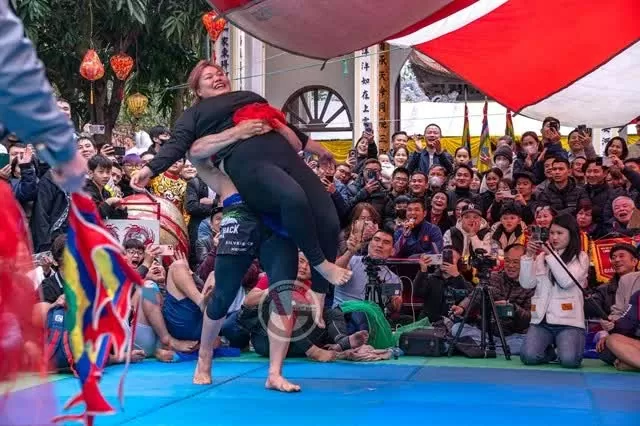 Dzmitrychenka stirs up traditional Vietnamese wrestling community