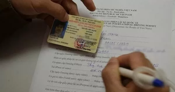 Năm 2025, giấy phép lái xe hạng B1, B2 được cấp đổi sang giấy phép lái xe hạng gì?