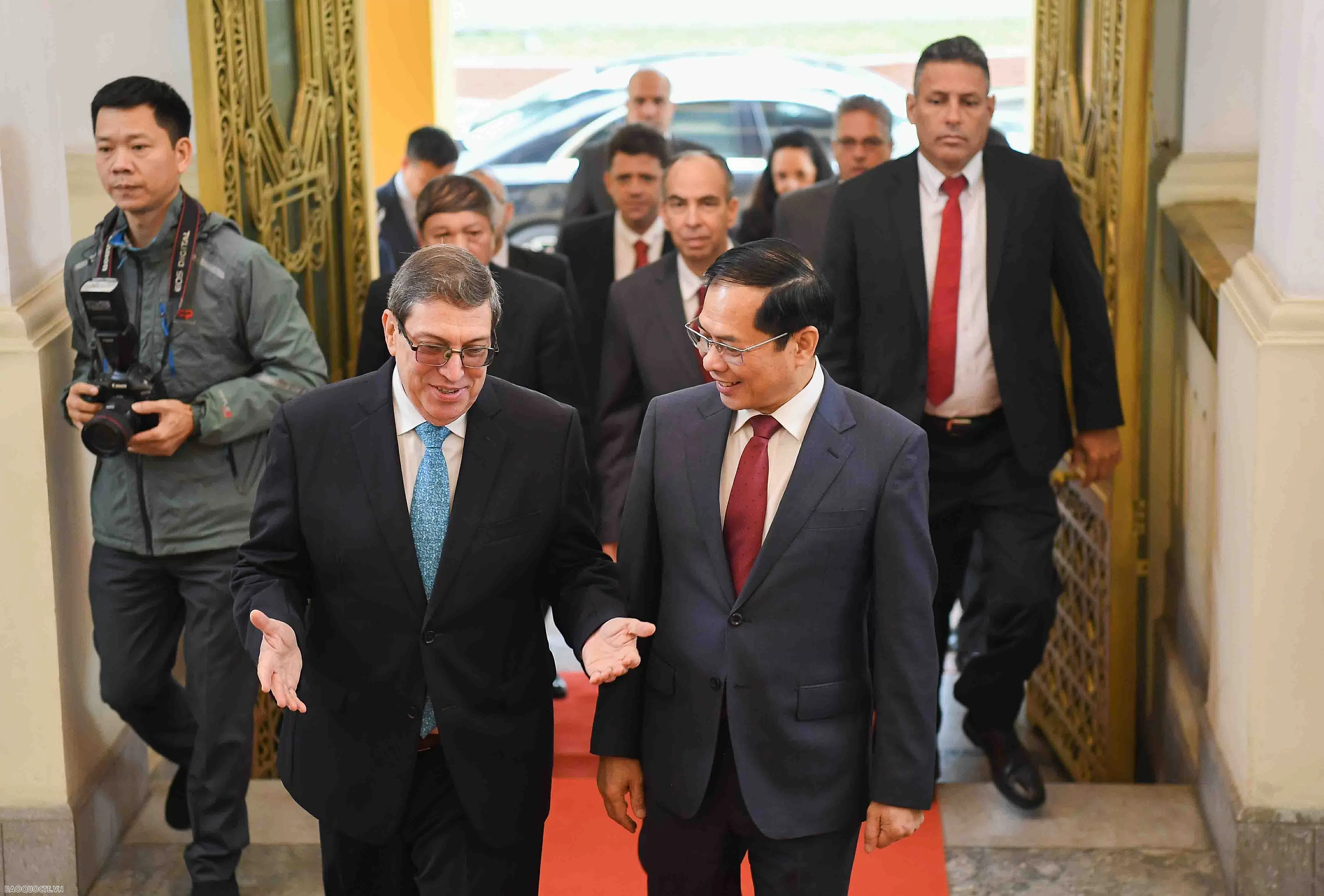 Phó Thủ tướng, Bộ trưởng Ngoại giao Bùi Thanh Sơn đón, hội đàm với Bộ trưởng Ngoại giao Cuba