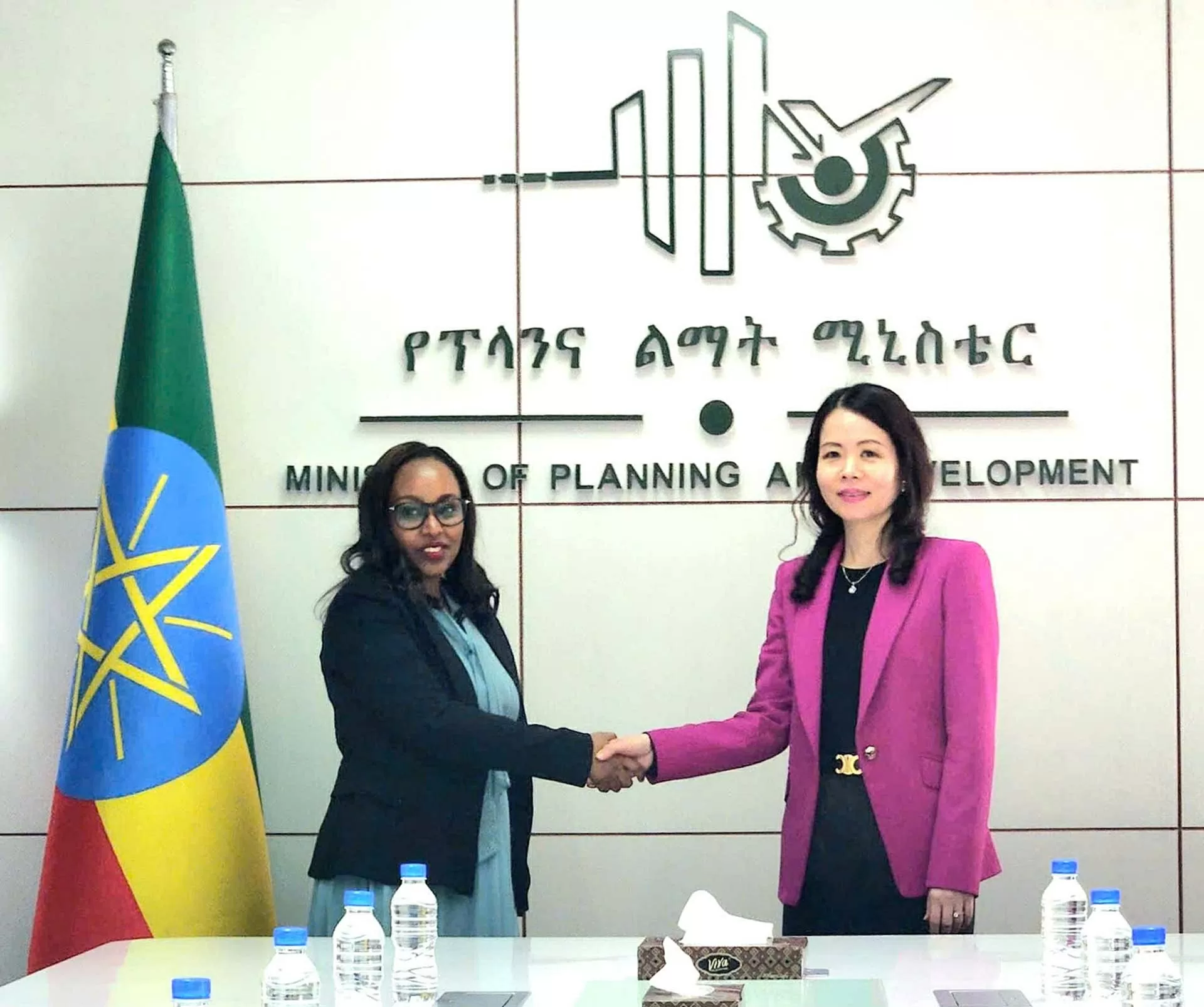 Thứ trưởng Ngoại giao Nguyễn Minh Hằng thăm làm việc tại Ethiopia và đồng chủ trì kỳ họp thứ nhất Tham vấn chính trị giữa hai nước