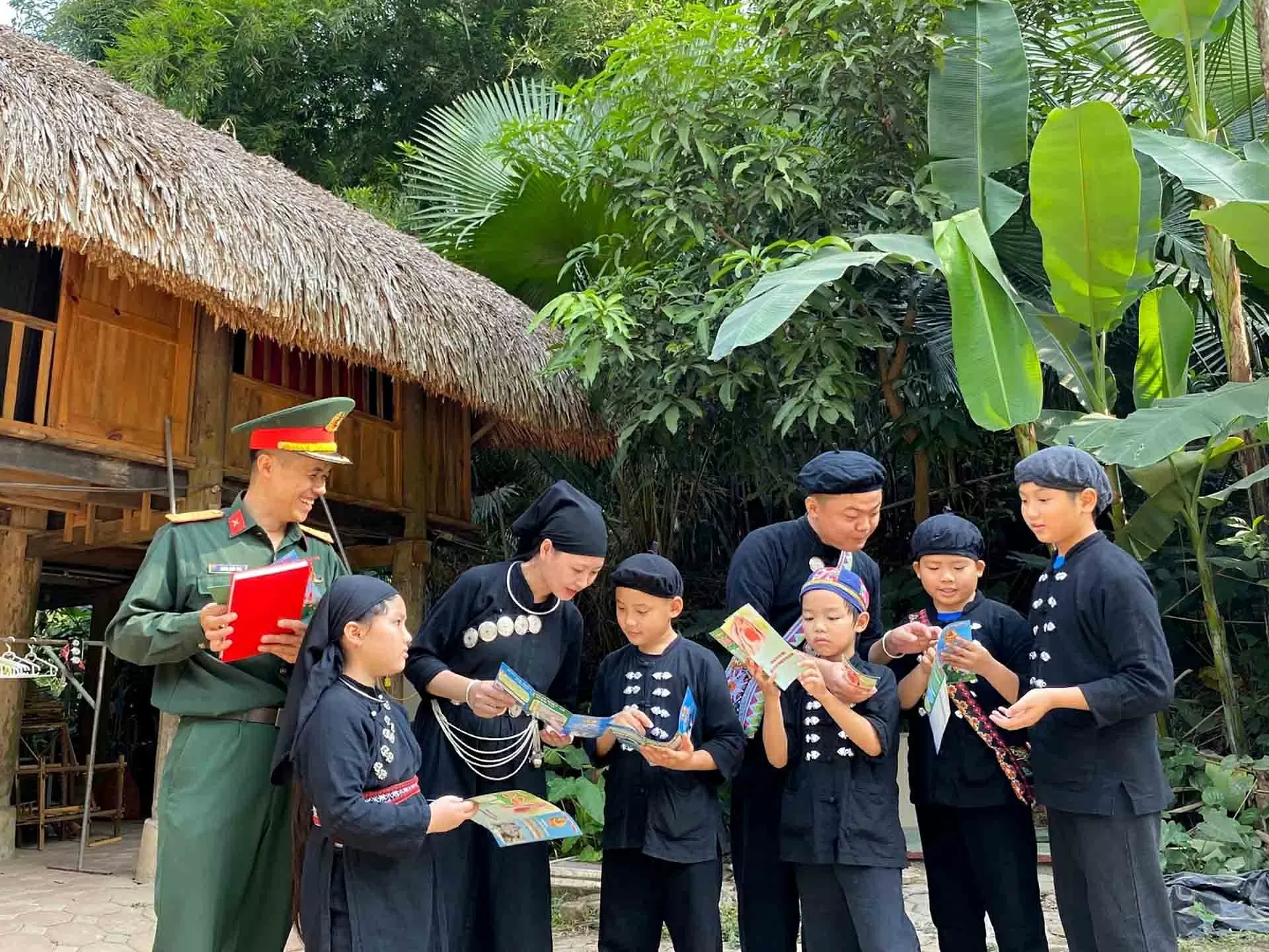Làng ‘cơm chung nồi, tiền chung túi’