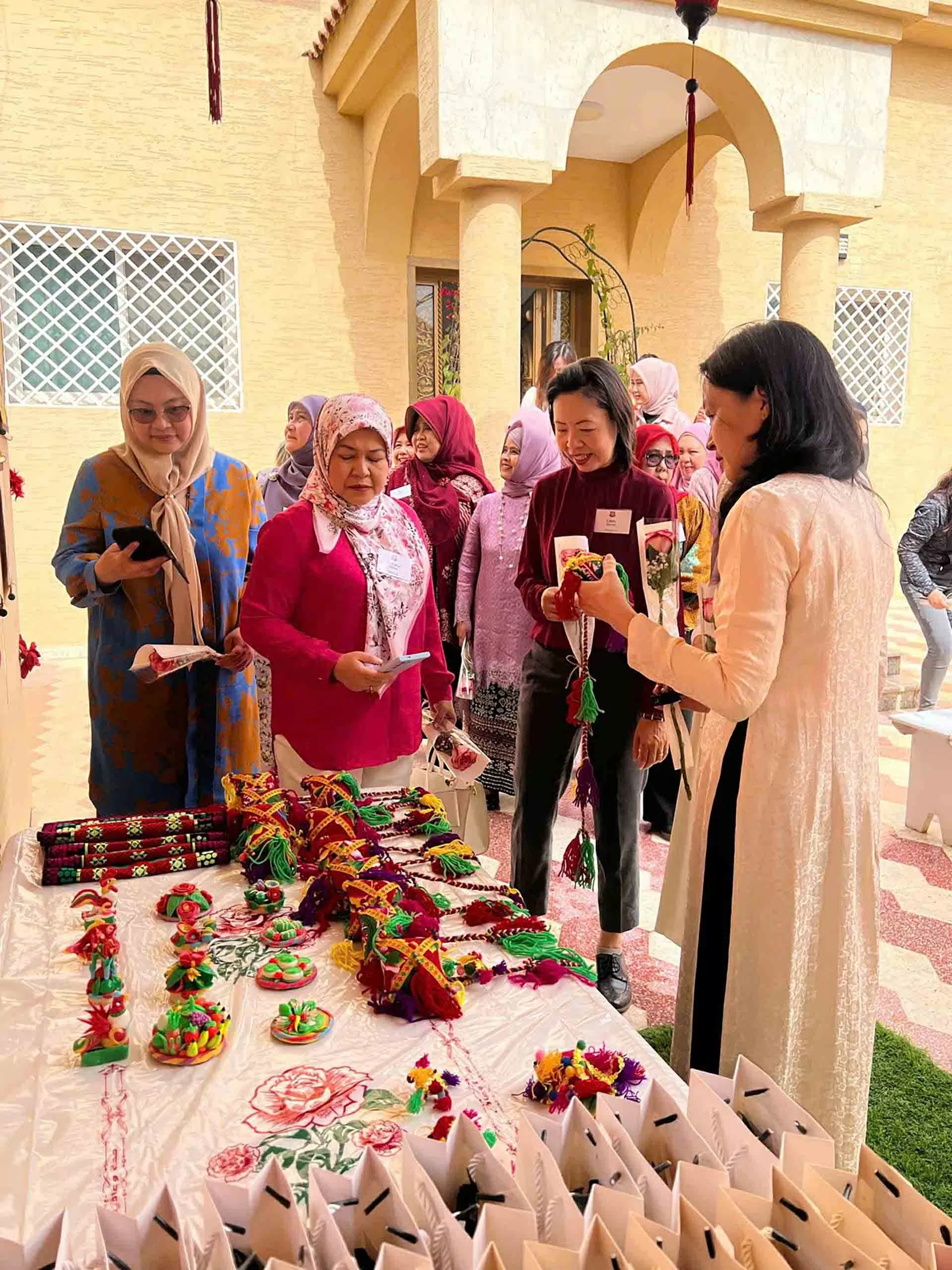 Đại sứ quán Việt Nam tại Saudi Arabia chủ trì buổi họp thường kỳ Nhóm Phụ nữ ASEAN Đại sứ quán Việt Nam tại Saudi Arabia chủ trì buổi họp thường kỳ Nhóm Phụ nữ ASEAN
