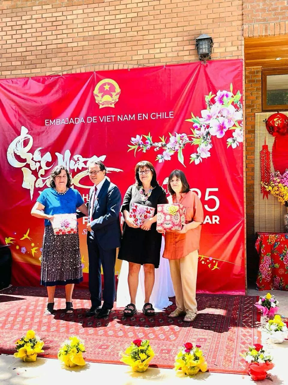 Đại sứ quán Việt Nam tại Chile tổ chức đón Tết cổ truyền Xuân Ất Tỵ 2025