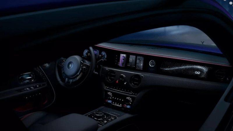 Cận cảnh mẫu xe điện siêu sang Rolls-Royce Spectre Black Badge