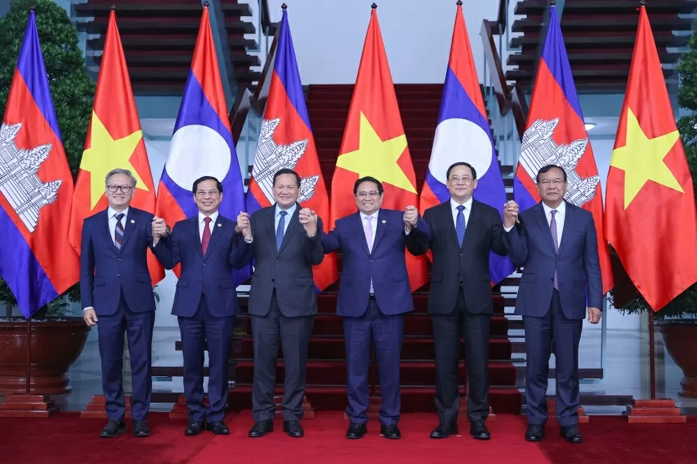 Thủ tướng Phạm Minh Chính gặp làm việc với Thủ tướng Campuchia Hun Manet và Thủ tướng Lào Sonexay Siphandone - Ảnh: VGP/Nhật Bắc