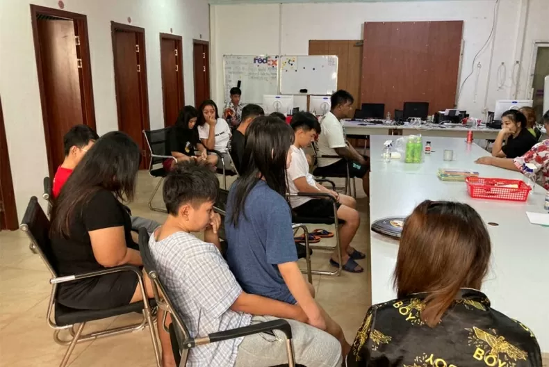 Campuchia và Thái Lan mở rộng truy quét các hang ổ lừa đảo trực tuyến Campuchia và Thái Lan mở rộng truy quét các hang ổ lừa đảo trực tuyến