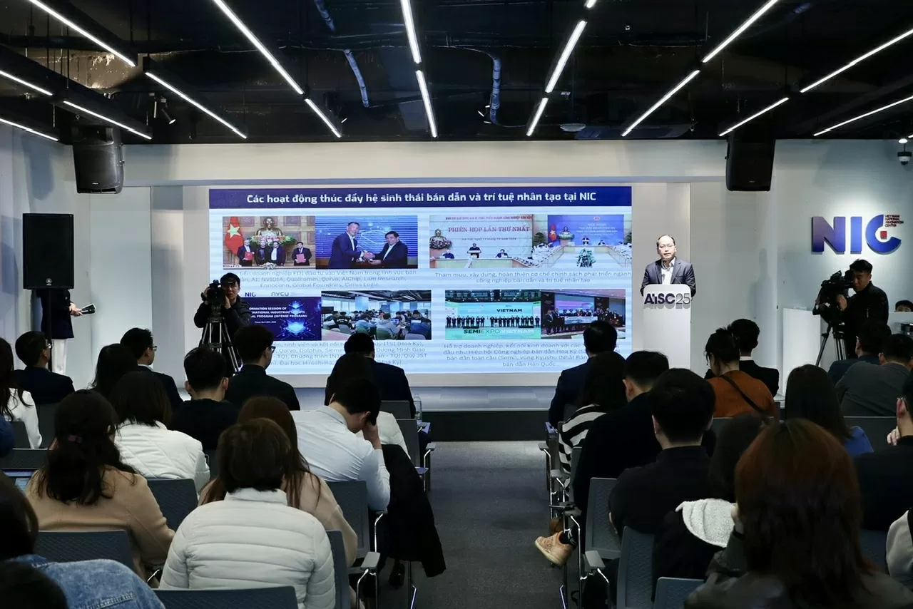 Việt Nam đăng cai Hội nghị quốc tế về 'Trí tuệ nhân tạo và bán dẫn 2025', quy tụ nhiều chuyên gia, doanh nghiệp có tầm ảnh hưởng Việt Nam đăng cai Hội nghị quốc tế về 'Trí tuệ nhân tạo và bán dẫn 2025', quy tụ nhiều chuyên gia, doanh nghiệp có tầm ảnh hưởng