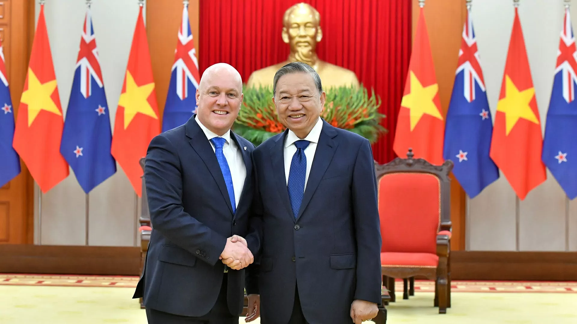 Tổng Bí thư Tô Lâm và Thủ tướng New Zealand Christopher Luxon. (Nguồn: Báo Nhân dân)