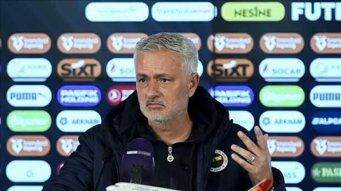 HLV Jose Mourinho bị phạt nặng HLV Jose Mourinho bị phạt nặng