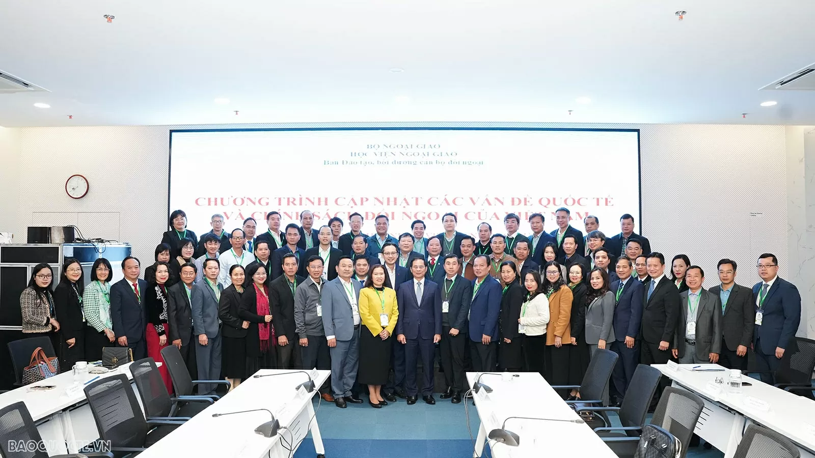 Chương trình ‘Cập nhật các vấn đề quốc tế và chính sách đối ngoại Việt Nam’ dành cho các lãnh đạo quản lý