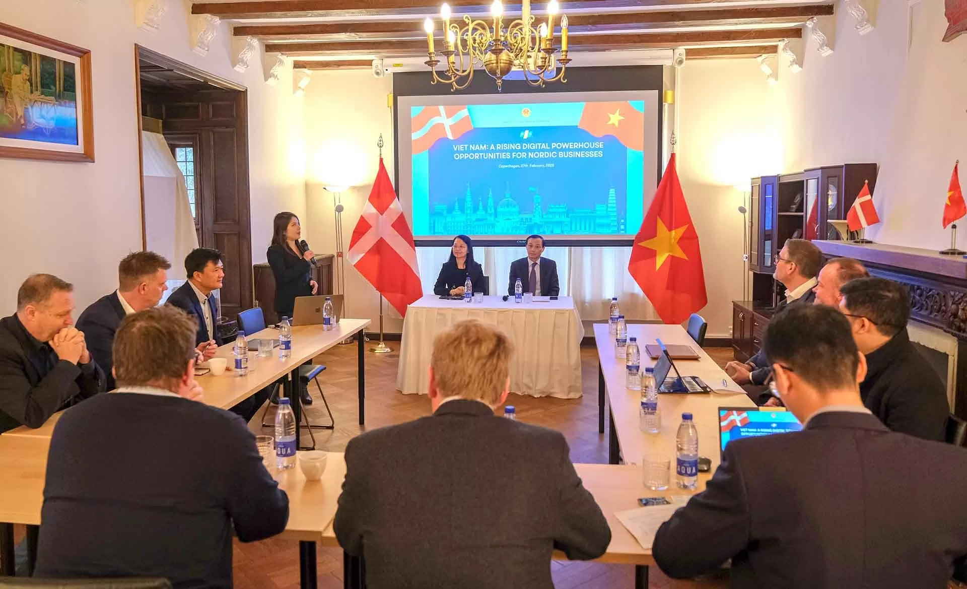 Quang cảnh Diễn đàn