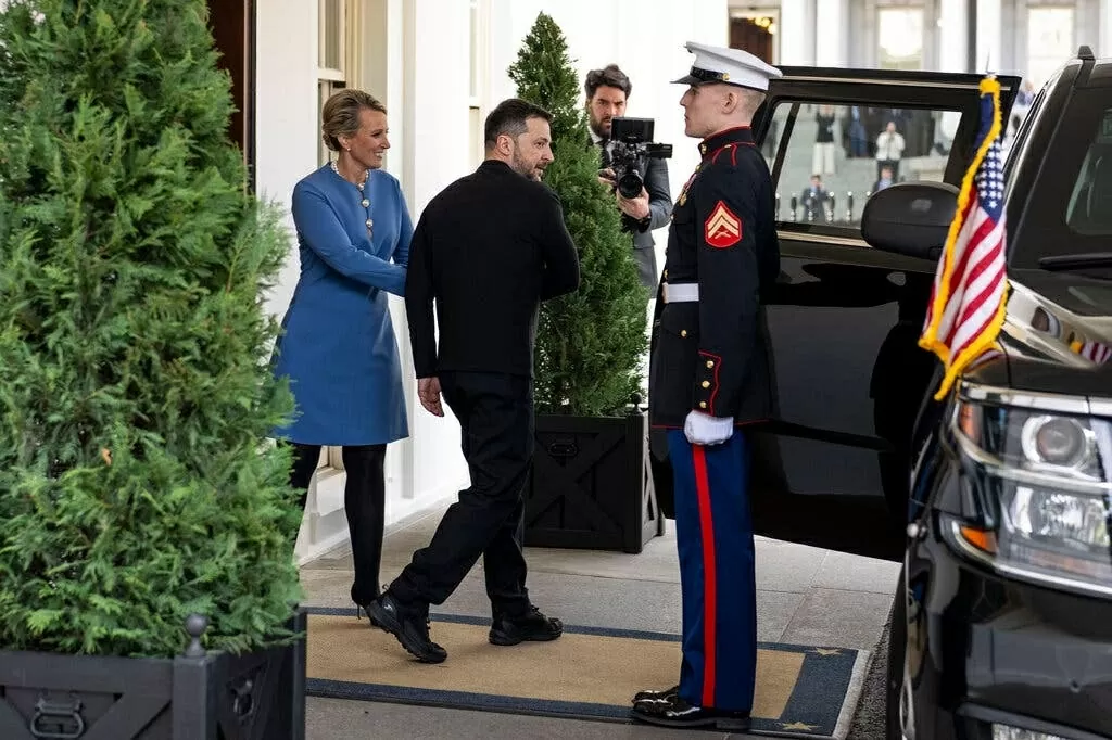 Ông Trump muốn ông Zelensky xin lỗi công khai Ông Trump muốn ông Zelensky xin lỗi công khai