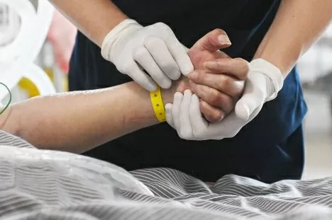 Trời lạnh làm tăng nguy cơ gặp các sự cố tim mạch. Ảnh minh họa. (Nguồn: Vietnamnet)