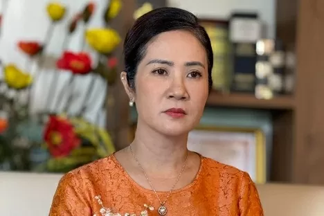 NSƯT Nguyệt Hằng vai bà Mộc trong phim Sau 35 năm gắn bó, NSƯT Nguyệt Hằng nghỉ việc ở nhà hát Tuổi trẻ