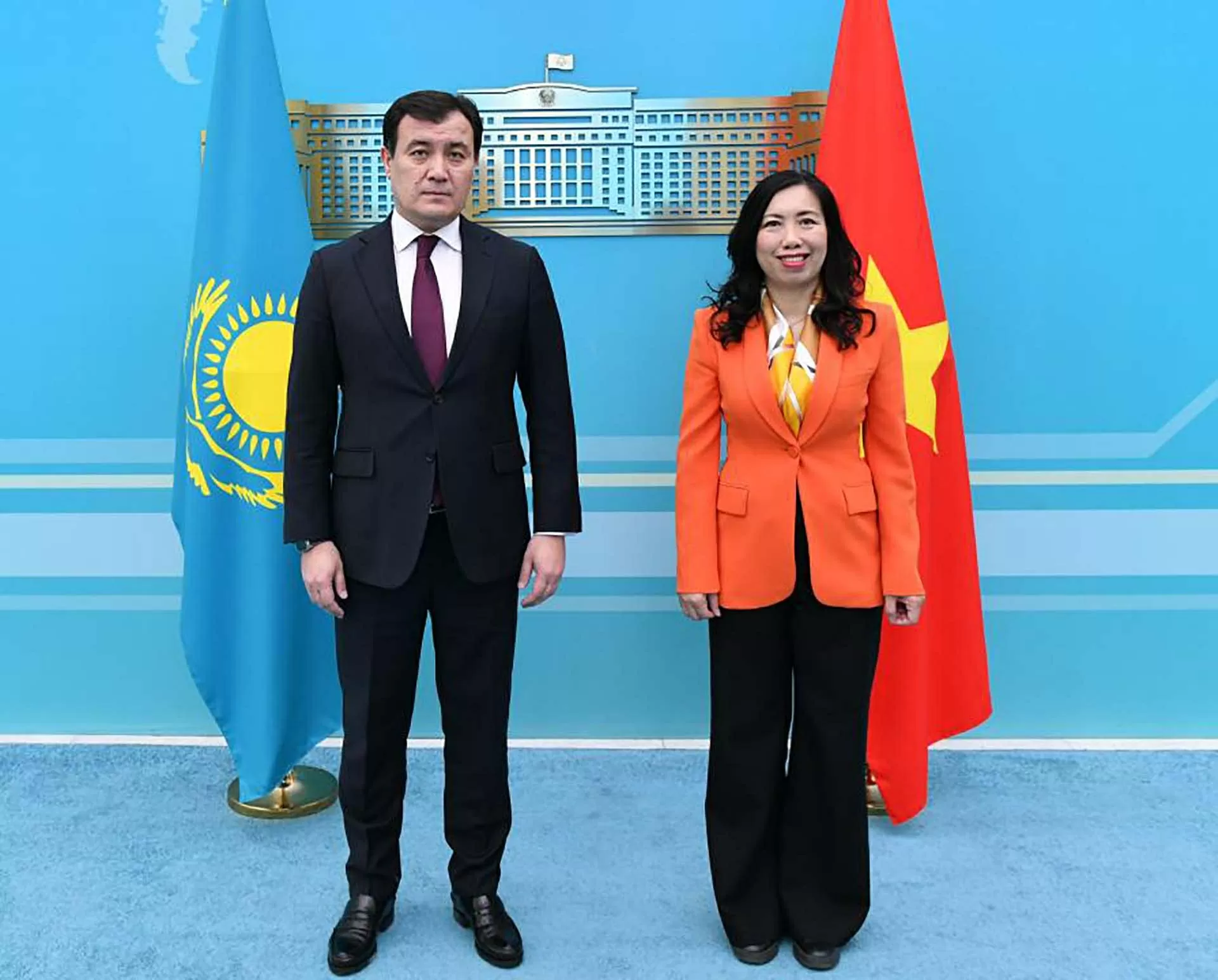 Vietnam, Kazakhstan officials hold political consultation