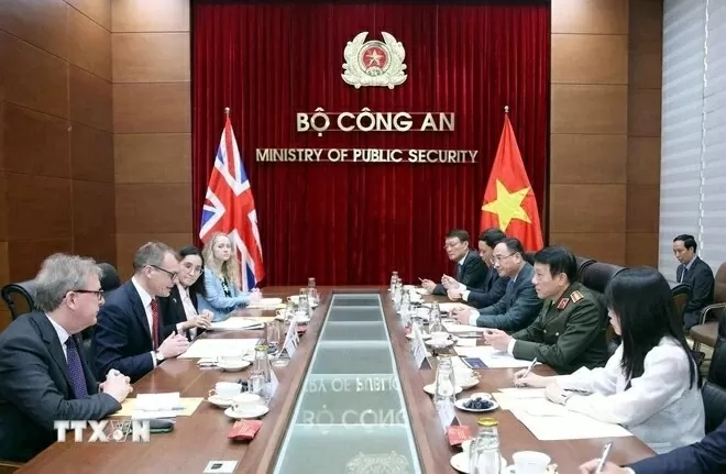 Vietnam, UK officials enhance collaboration in security, human trafficking combat