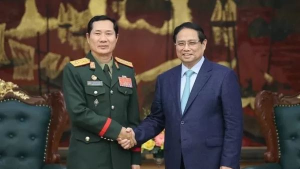 PM Pham Minh Chinh welcomes Lao Deputy Minister of National Defence