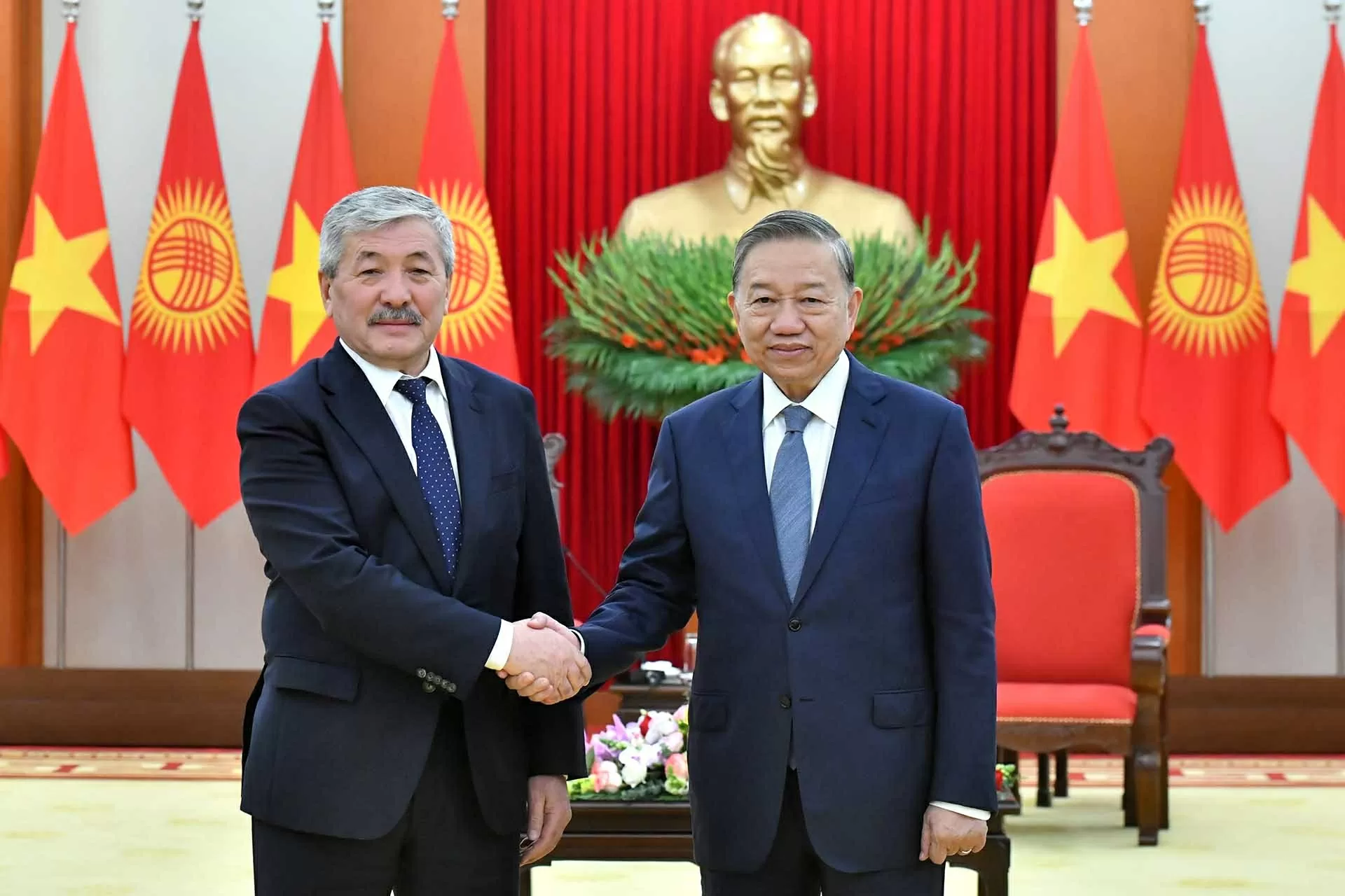 Tổng Bí thư Tô Lâm tiếp Thủ tướng Cộng hòa Kyrgyzstan Adylbek Kasimalyev