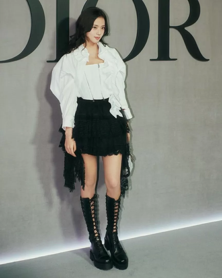 Hai lần dự chung show thời trang quốc tế của Hoa hậu Thùy Tiên và Jisoo BlackPink Hai lần dự chung show thời trang quốc tế của Hoa hậu Thùy Tiên và Jisoo BlackPink