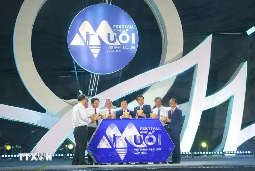 Vietnamese salt craft festival 2025 opens in Bac Lieu