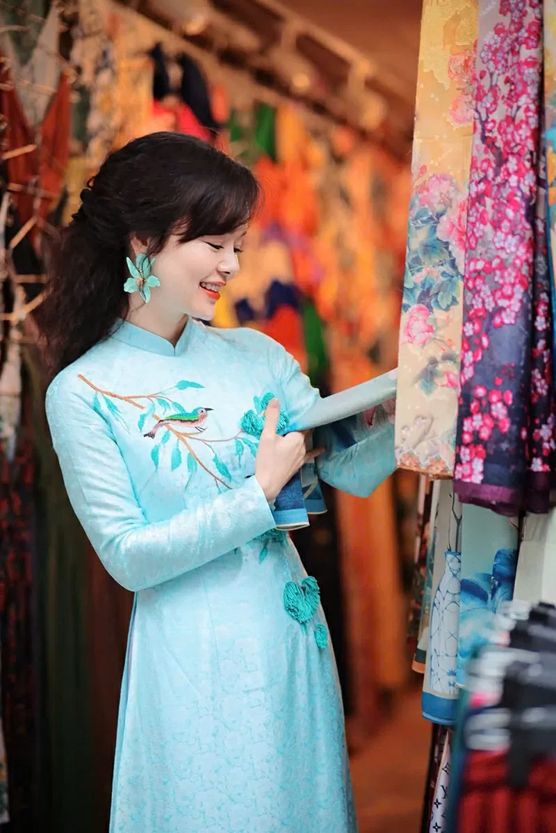 Dịch giả, chuyên gia giáo dục và nhà hoạt động xã hội Tổng Liên Anh: Để cái ĐẸP dẫn lối