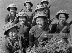 Phụ nữ Việt Nam: Từ 'nhà bếp' ra thế giới!