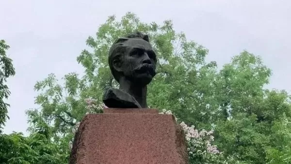 Vietnam and Cuba pay tribute to hero José Martí Pérez
