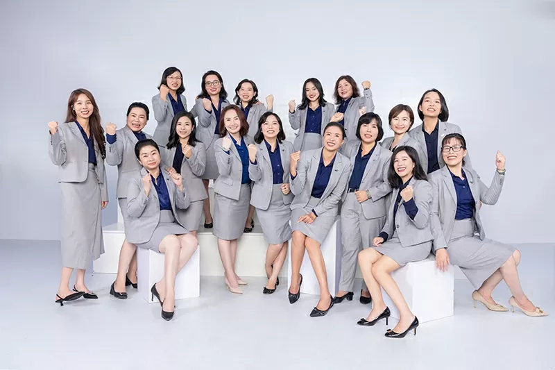 Tư duy “hội nhập hoá” quyết liệt từ bà cũng chính là động lực mạnh mẽ, thúc đẩy sự thay đổi và tinh thần dám dấn thân cho phụ nữ hiện đại.