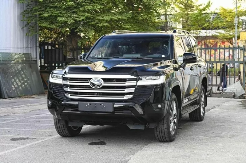 Toyota Land Cruiser được nhập khẩu nguyên chiếc từ Nhật Bản