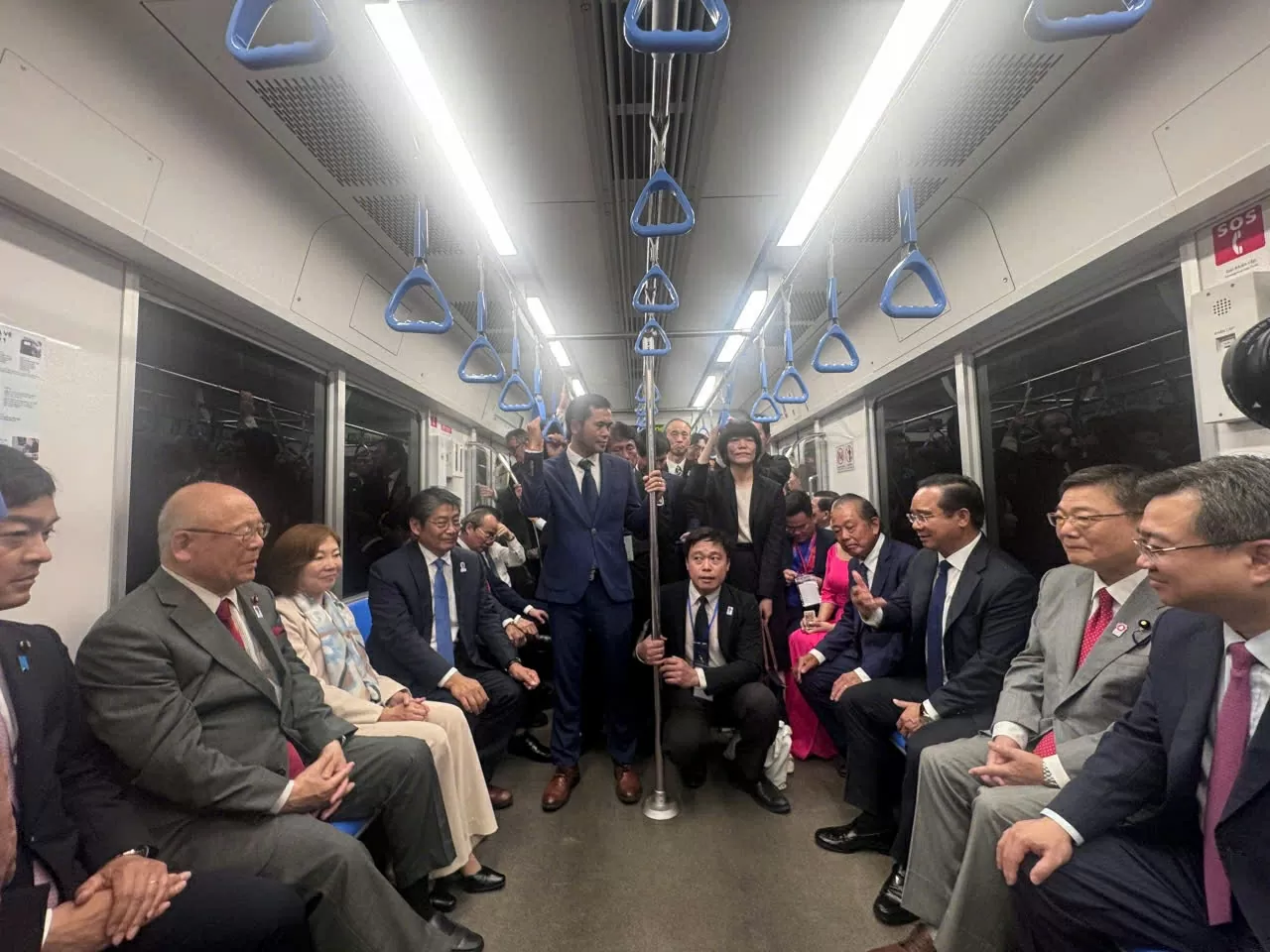 After the ceremony, delegates experienced the metro train. (Source: JICA)