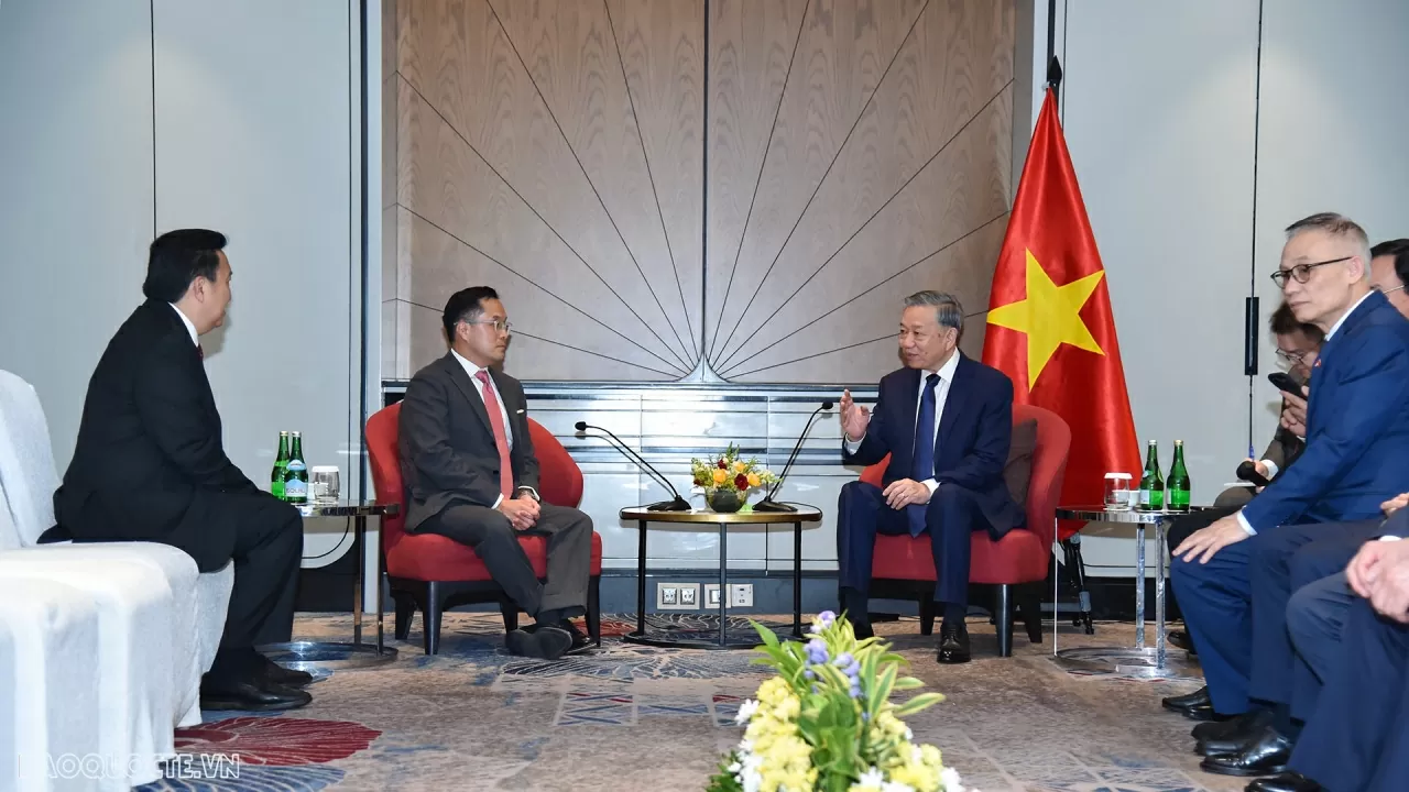 General Secretary To Lam receives leaders of large Indonesian businesses in Jakarta