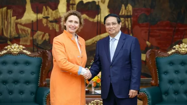 PM Pham Minh Chinh receives Vice President of EIB on the signing of new-generation ODA loans