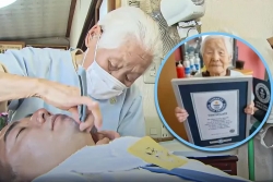 Thợ cắt tóc nữ già nhất thế giới chia sẻ bí quyết sống thọ ở tuổi 109