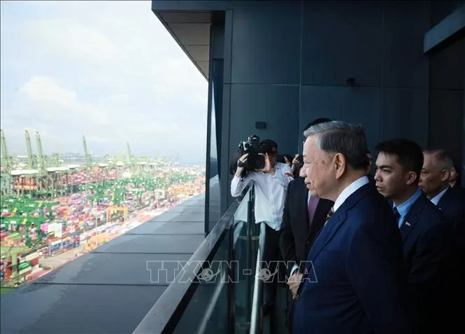 Tổng Bí thư Tô Lâm thăm Trung tâm Công nghệ - Đại học Quốc gia Singapore