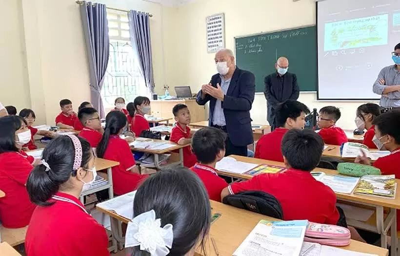 Phu Tho set to make English official second language in schools