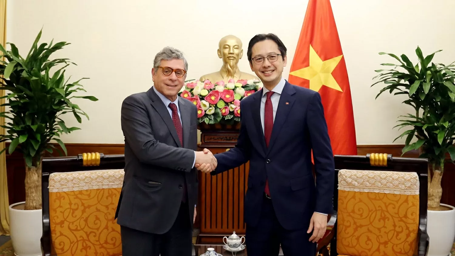 Thứ trưởng Đỗ Hùng Việt tiếp Đại sứ Brazil tại Việt Nam Marco Farani