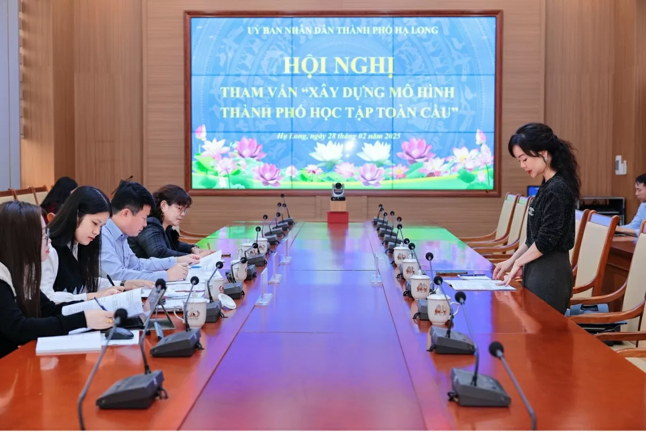 Thành phố Hạ Long tích cực chuẩn bị cho lộ trình gia nhập Mạng lưới thành phố học tập của UNESCO. Thành phố Hạ Long tích cực chuẩn bị cho lộ trình gia nhập Mạng lưới thành phố học tập của UNESCO.