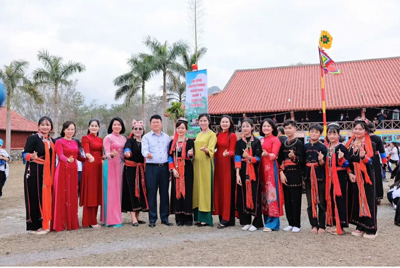 Thành phố Hạ Long hướng tới xây dựng một thành phố học tập hài hoà giữa yếu tố hiện đại và truyền thống Thành phố Hạ Long hướng tới xây dựng một thành phố học tập hài hoà giữa yếu tố hiện đại và truyền thống