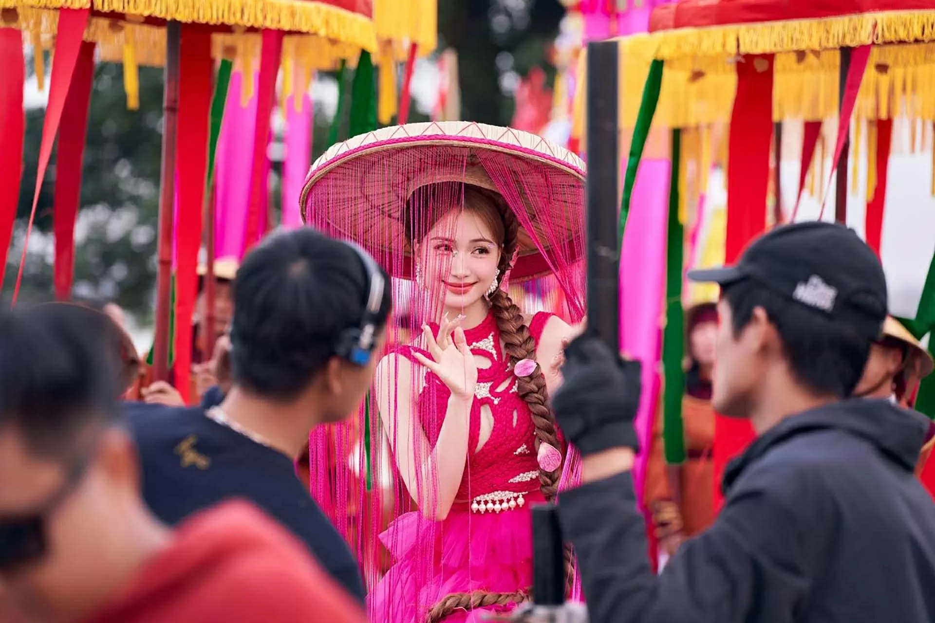 Hình ảnh trong MV “Bắc Bling”.