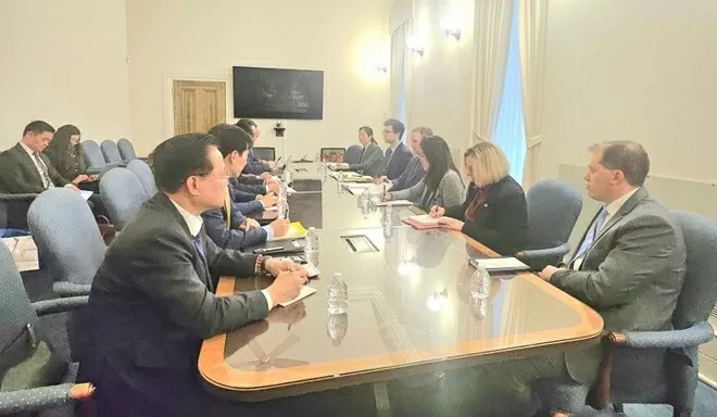 Vietnam, US officials hold working session to advance economic, trade partnership