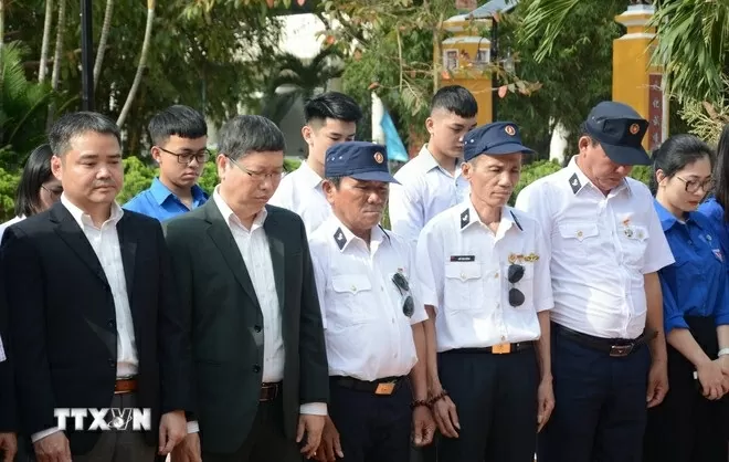 Solemn ceremony held in Da Nang to commemorate 64 fallen naval officers, soldiers at Gac Ma Reef