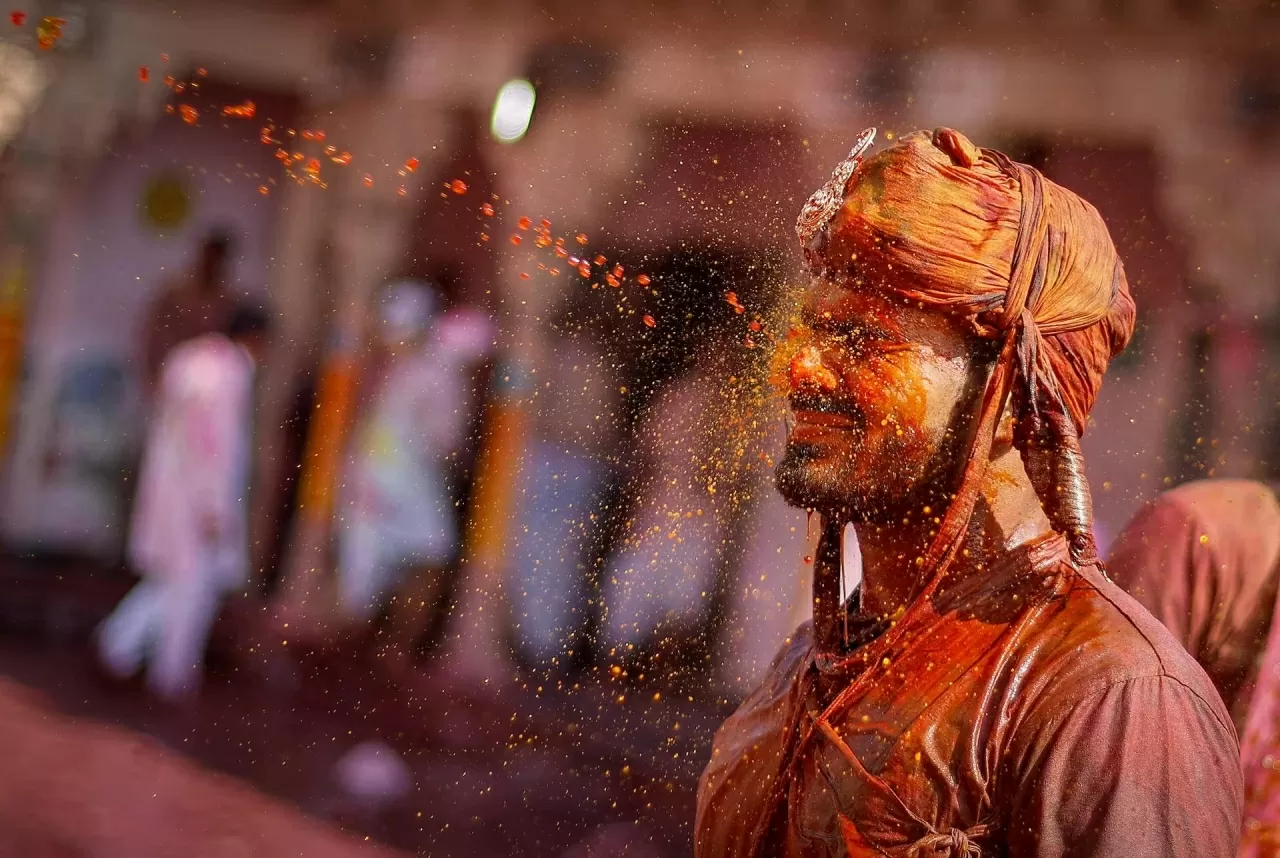 Bùng nổ sắc màu lễ hội Holi ở Nam Á