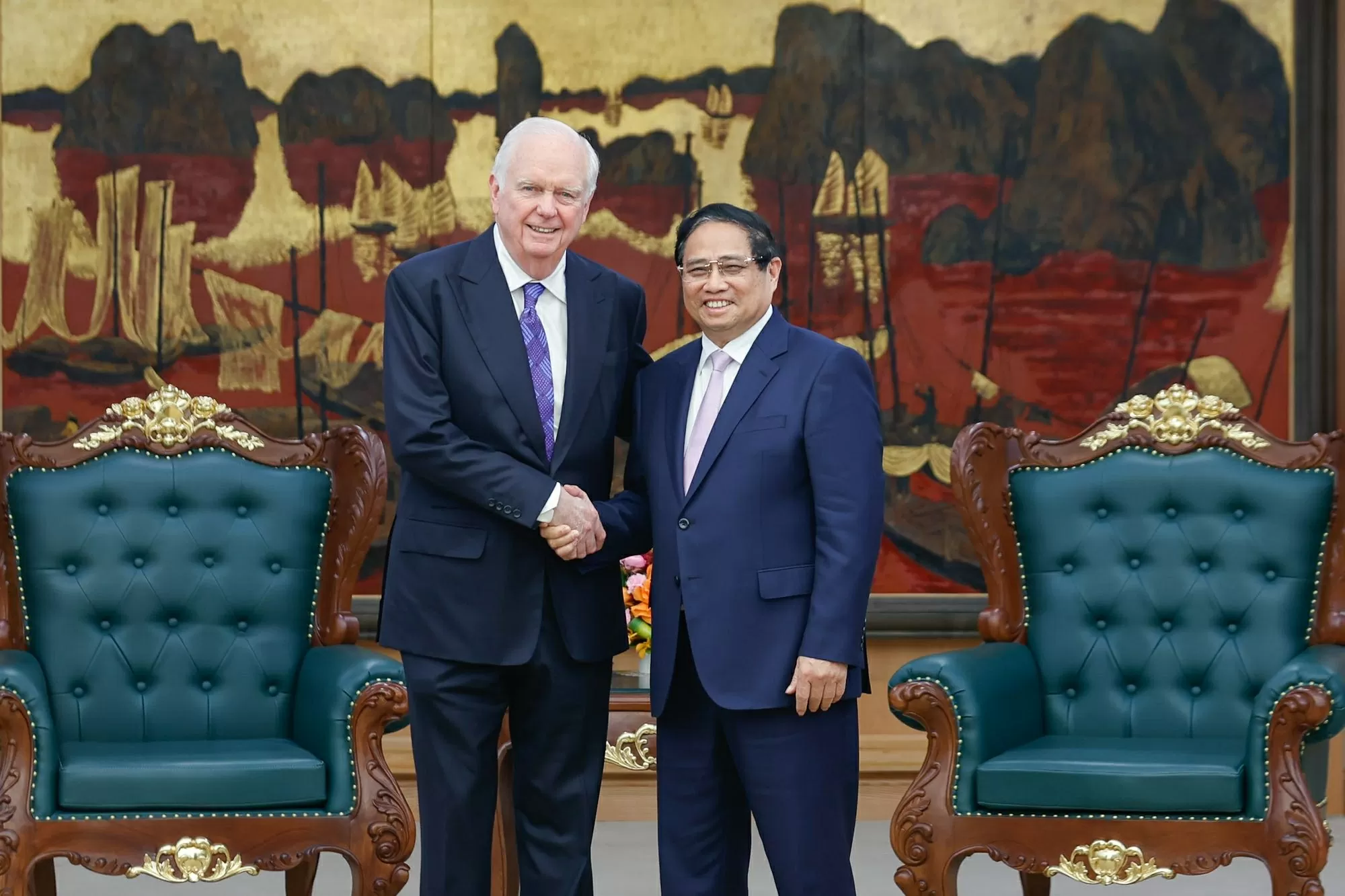 Thủ tướng Phạm Minh Chính tiếp Giáo sư Thomas Vallely