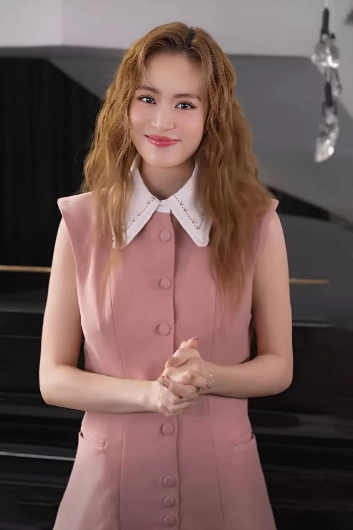 Hoàng Thùy Linh Hoàng Thùy Linh
