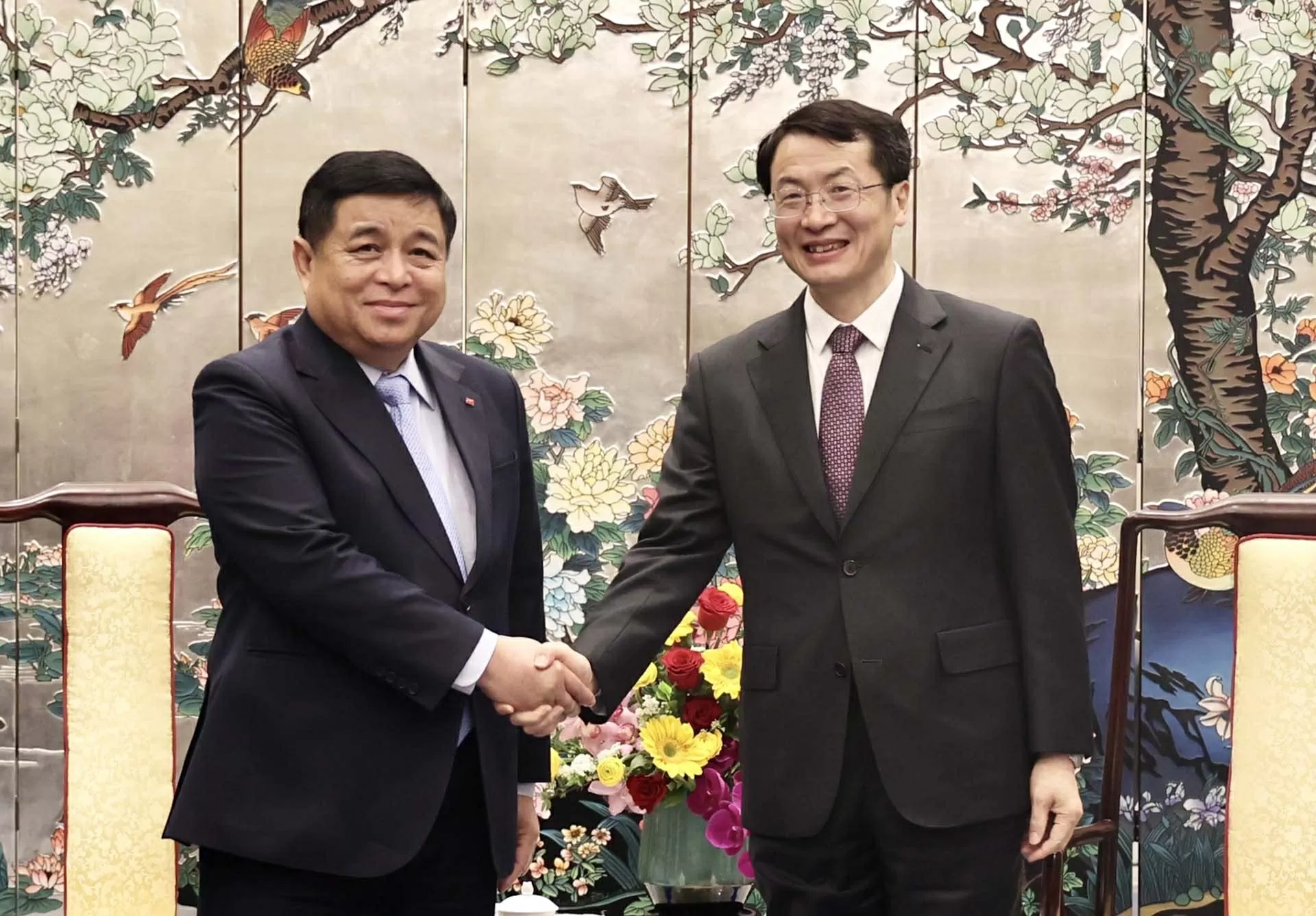Phó Thủ tướng Nguyễn Chí Dũng thăm làm việc tại tỉnh Quảng Đông, Trung Quốc Phó Thủ tướng Nguyễn Chí Dũng thăm làm việc tại tỉnh Quảng Đông, Trung Quốc